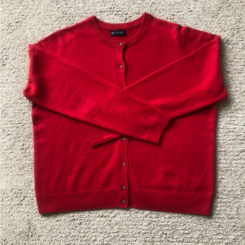 GAP Crewneck Cardigan. NWOT.